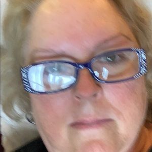 Meet your Posher, Annette